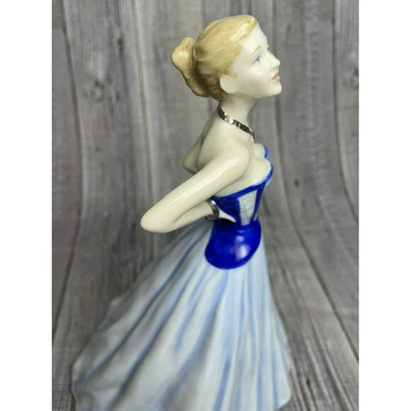 ROYAL DOULTON Moonlight Gaze HN4362 - 2002 Lady of the Year - Picture 13 of 14